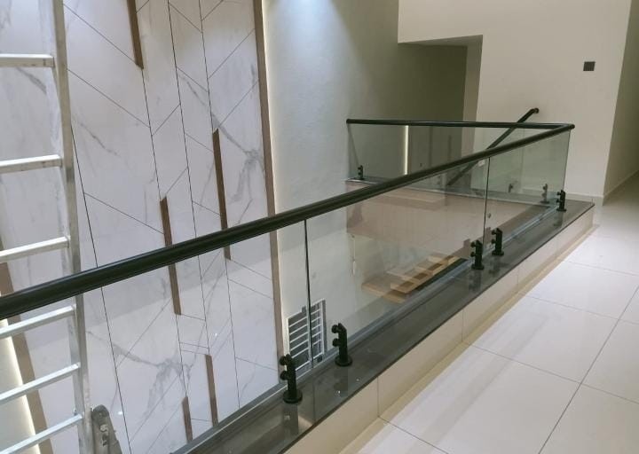 Aluminium Door Partition Work